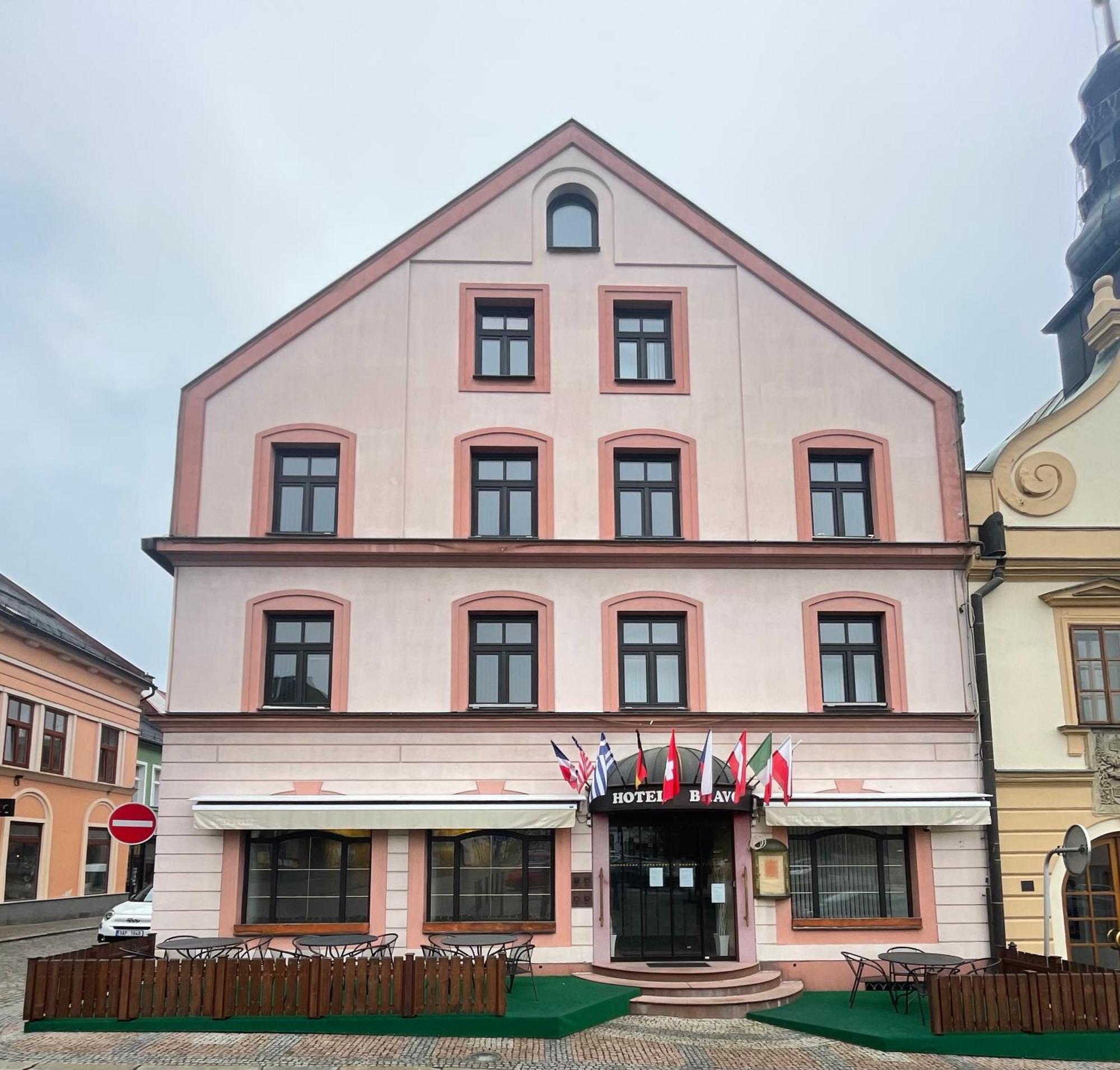 Hotel Bravo Ceska Trebova Exterior foto